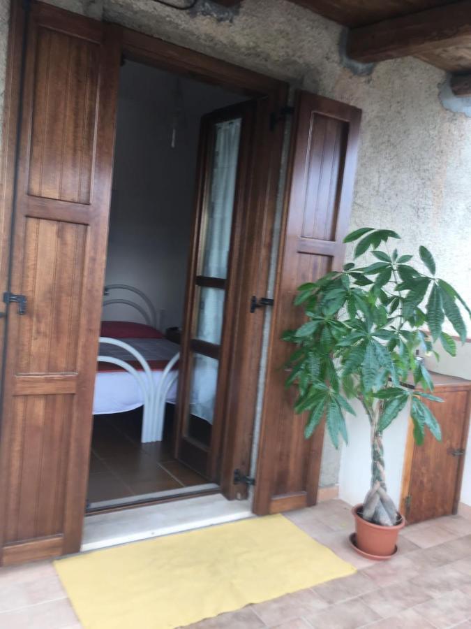 B&B Mideri Urzulei Екстериор снимка